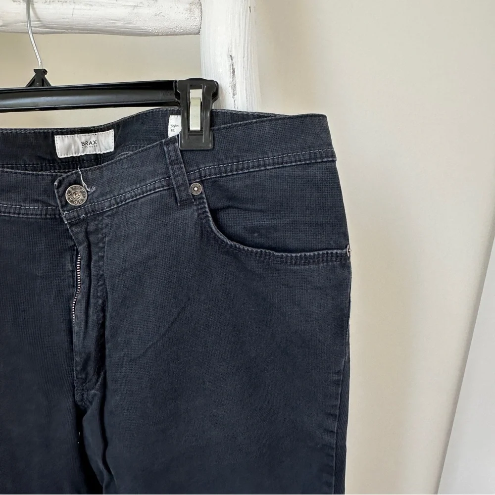 Brax Men’s Cooper Regular Fit Micropattern Five Pocket Navy Pants Size 38